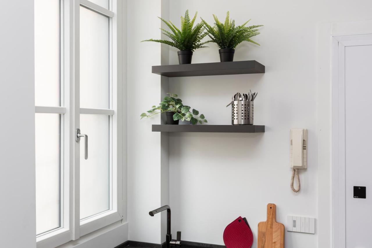 Nest For 2 In Milan Fashion District Via S Cecilia Apartment Bagian luar foto
