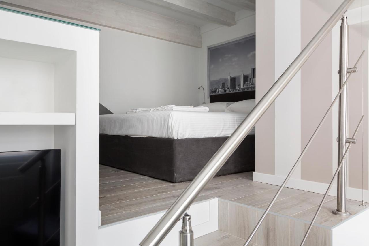 Nest For 2 In Milan Fashion District Via S Cecilia Apartment Bagian luar foto