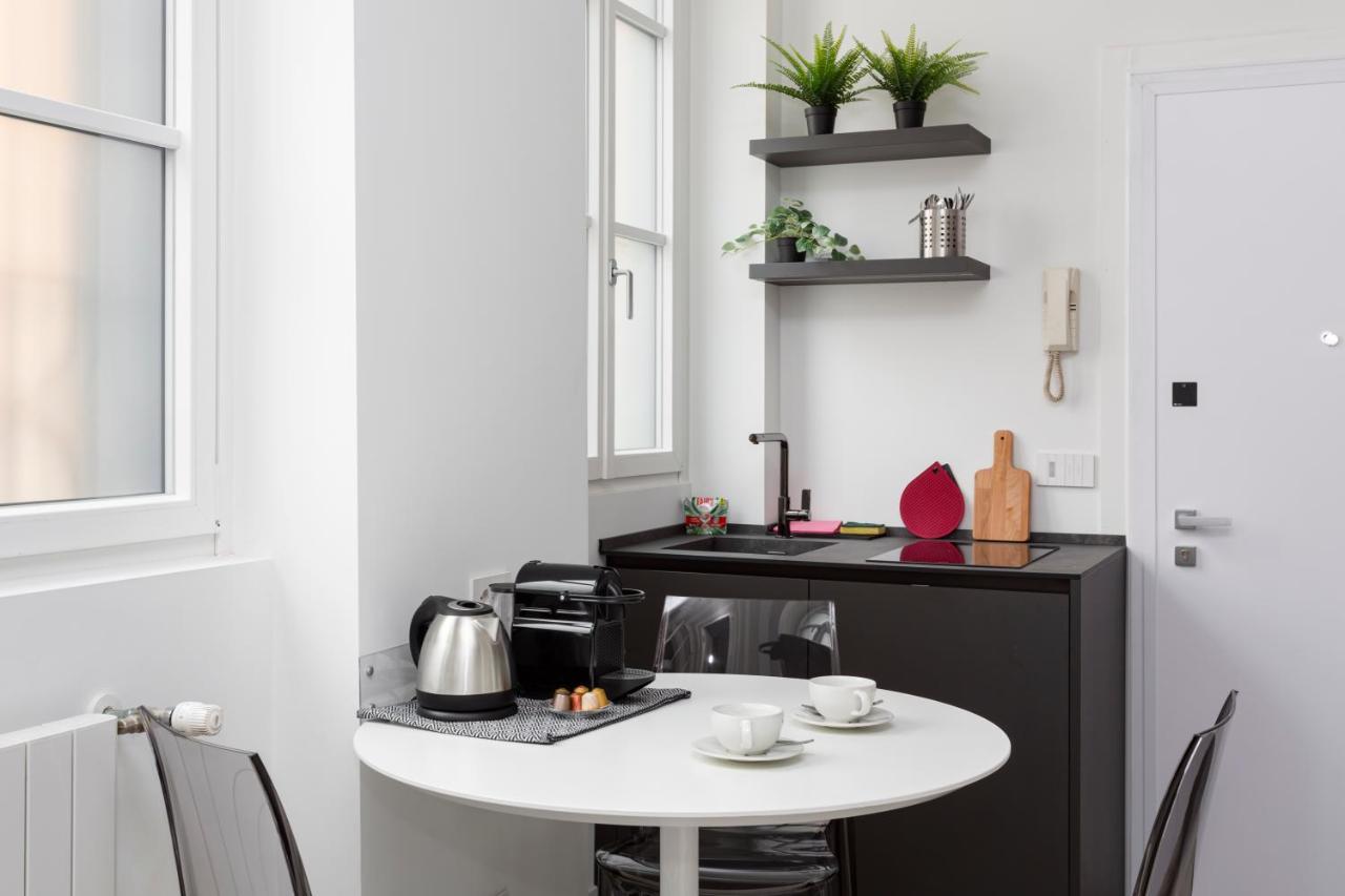 Nest For 2 In Milan Fashion District Via S Cecilia Apartment Bagian luar foto